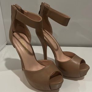 Dream pairs nude platform heels